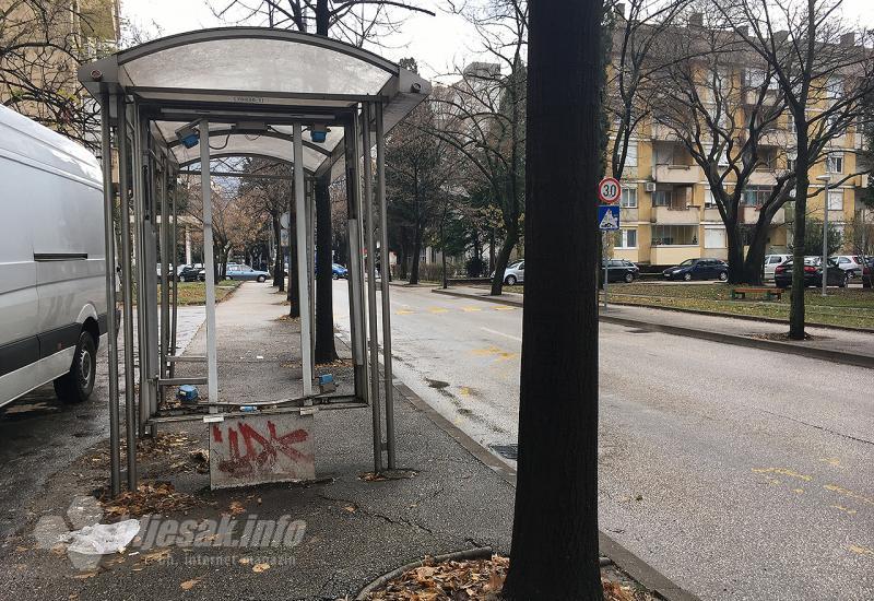 Autobusna stajališta u Mostaru: Svi kao rade, a kao da ne rade