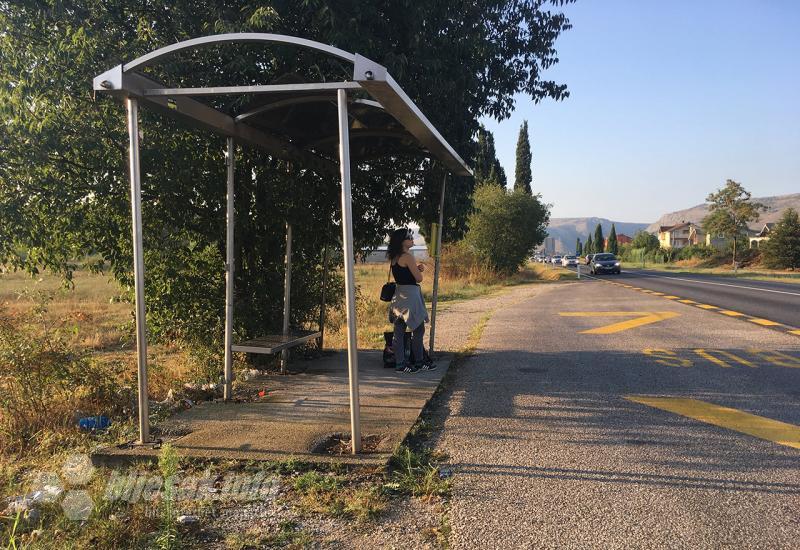 Autobusno stajalište u naselju Ortiješ - Mostar: 10.000KM za održavanje autobusnih stajališta, a stajališta demolirana