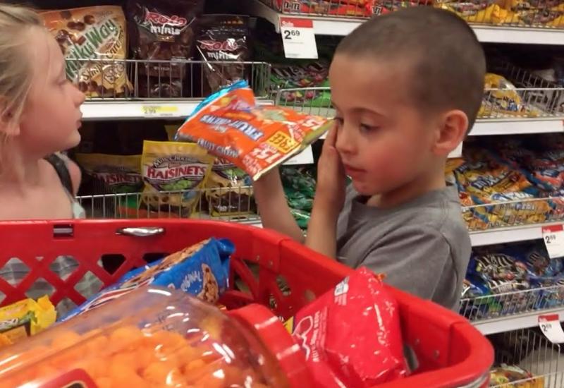 Mala djeca podložna lošim prehrambenim izborima zbog reklama