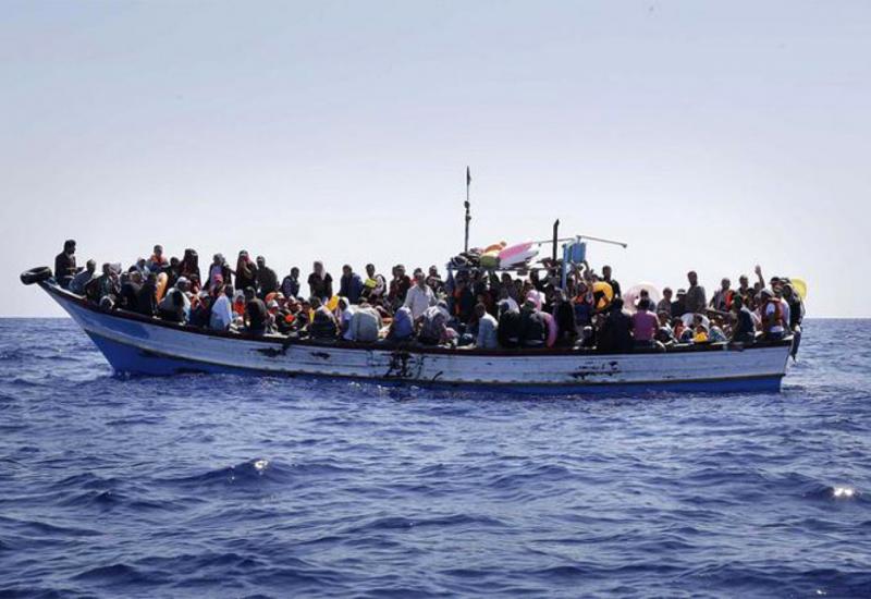 Migranti u čamcu - Luke Italije zatvorene za brodove s migrantima