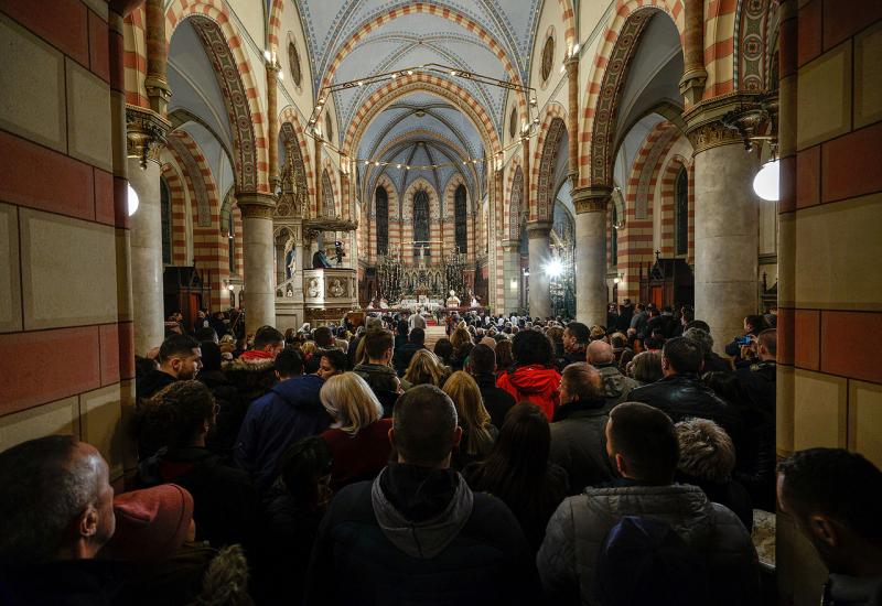 Misa polnoćka u katedrali Srca Isusova u Sarajevu - Čovjek se izgubio
