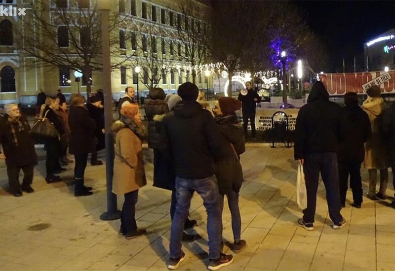 Prosvjed solidarnosti u Mostaru - Mostarci podržali Banjalučane i digli glas protiv političke represije