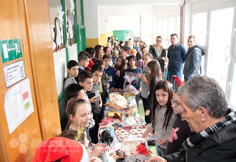 Mostar: Učenici priredili zimski bazar