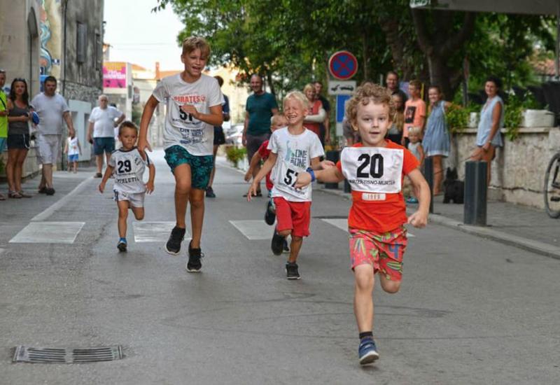  - Četverogodišnje čudo iz Makarske: Može istrčati 10 km za sat vremena  