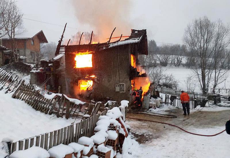Vatra je  - Bugojno: Izgorjela kuća deveteročlane obitelji
