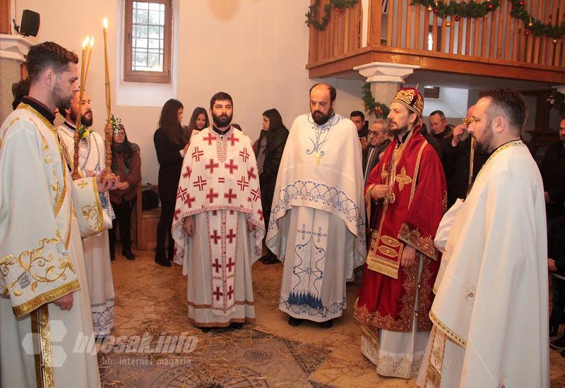 Vladika Dimitrije predvodio svečanu liturgiju na Badnjak u Mostaru