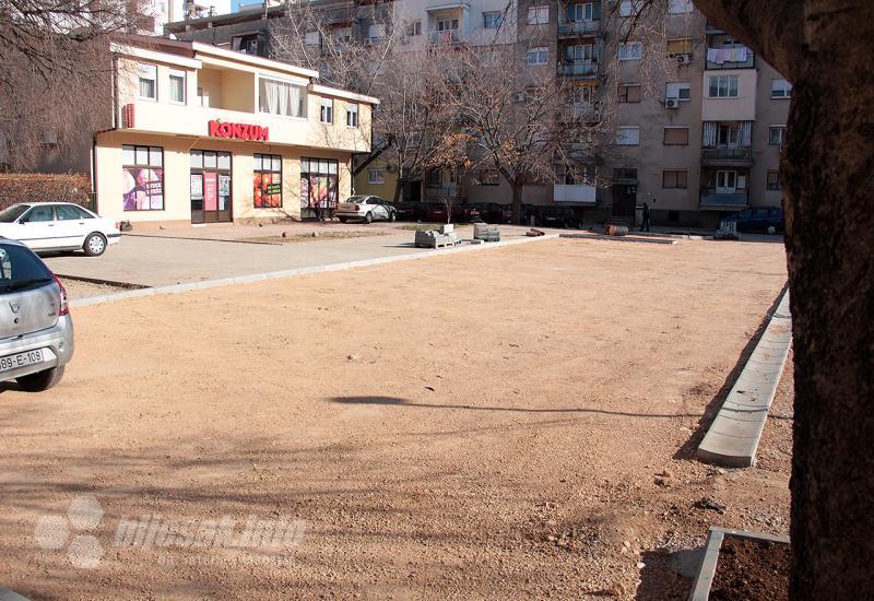Uređenje parkinga na Vrhu Avenije - Mostar: Uređuju se parkinzi i park