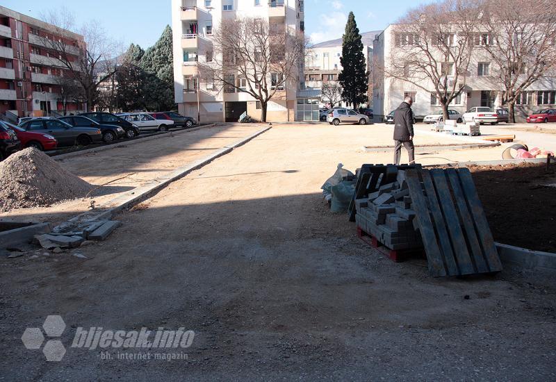 Mostar: Uređuju se parkinzi i park