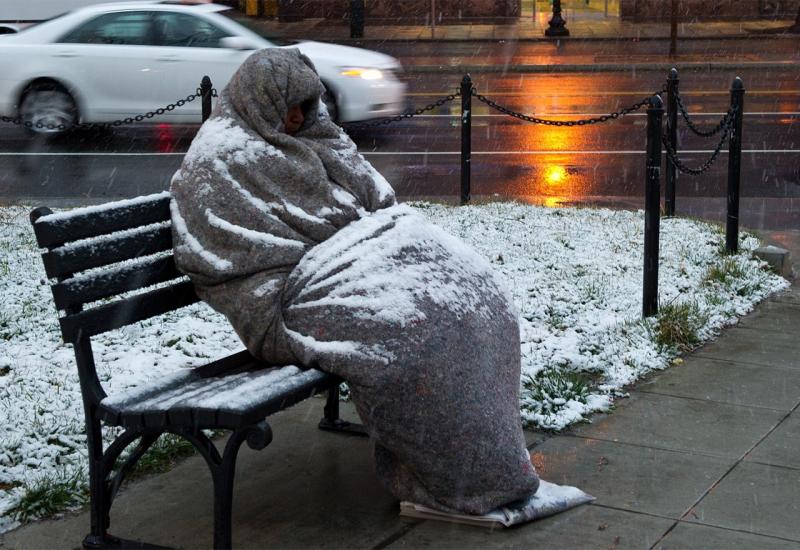 Dugoročni boravak vani u periodu kad vladaju minusi je izuzetno opasan - Tisuće beskućnika će zimu dočekati na ulicama gradova