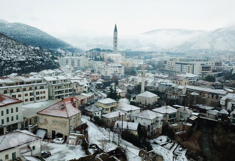 Mostar se bijeli  - Mostar pod snijegom iz ptičje perspektive