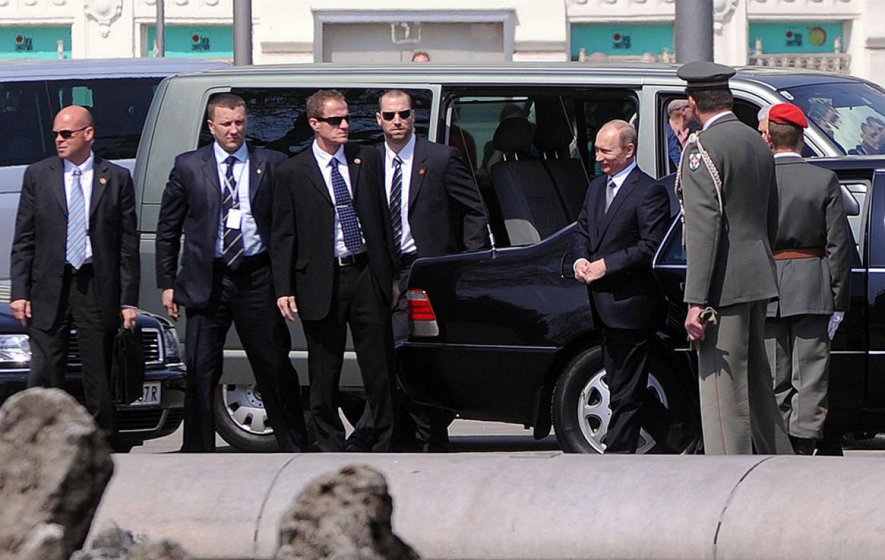 Где были охранники в крокусе. ФСО охрана президента. Телохранители Путина. Личная охрана Путина. Телохранители президента Путина.