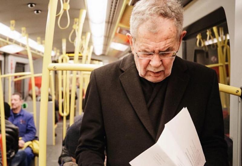 Predsjednik Austrije Alexander Van der Bellen - Predsjednik Austrije na sastanke putuje u javnom metrou