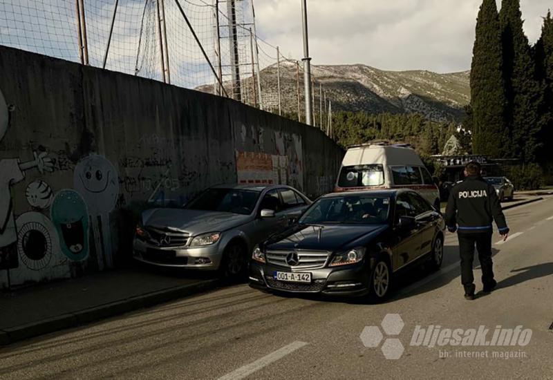 Mostar: Sudarila se dva Mercedesa   