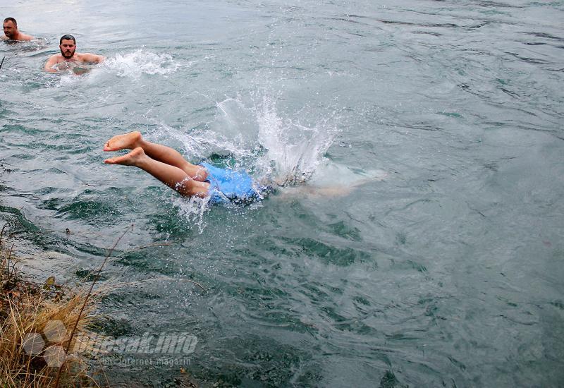 I Mostar plivao za časni krst - Ortiješ: Osmogodišnjak osvojio zlatnik!