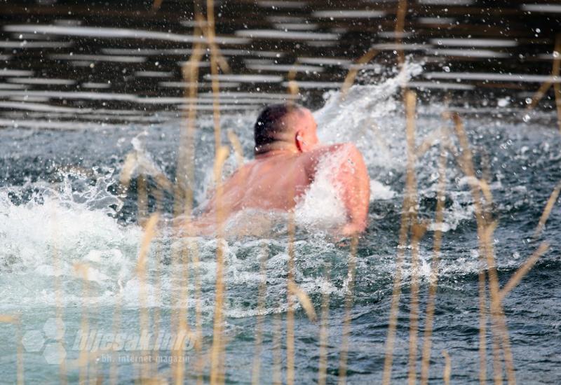 Plivanje za Časni krst u Čapljini - Što učiniti kada vas uhvati grč u moru?