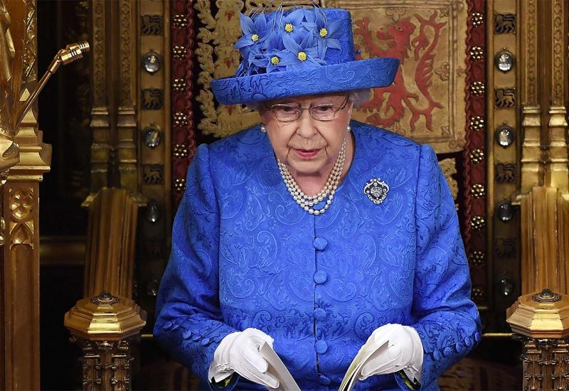 Britanska kraljica odlazi iz Londona