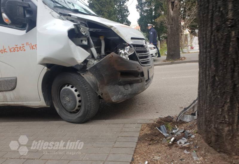 Mostar: Opelom se zabio u drvo