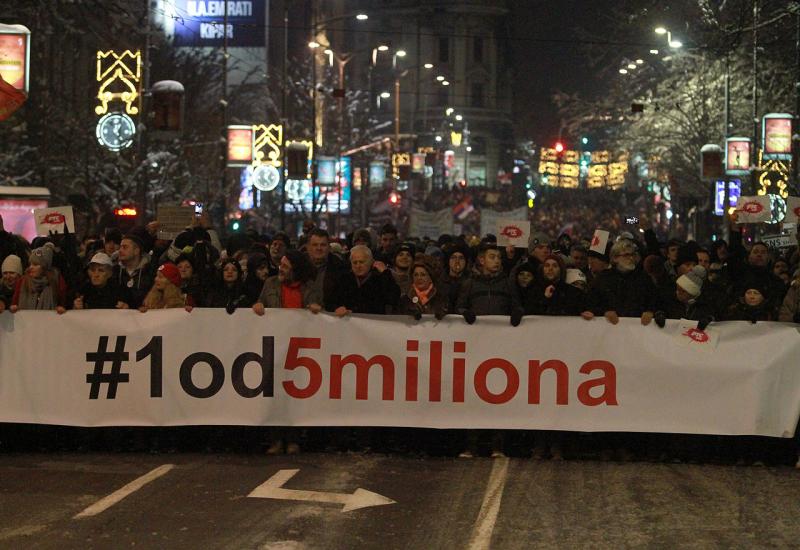 Osmi prosvjed u Srbiji: Sve glasniji zahtjevi Vučiću da se povuče