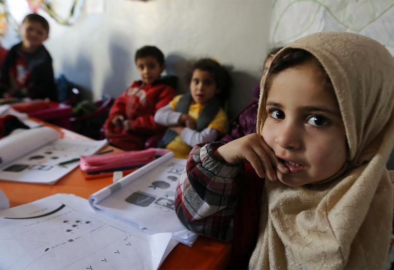 Djece migranti napokon u školskim klupama
