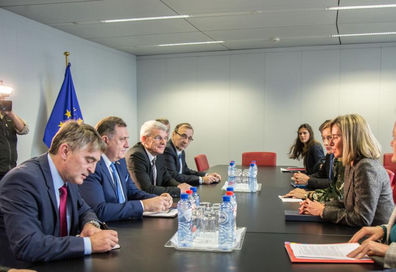 Predsjedništvo na sastanku - Predsjedništvo u Bruxellesu: Kandidatski status do studenog