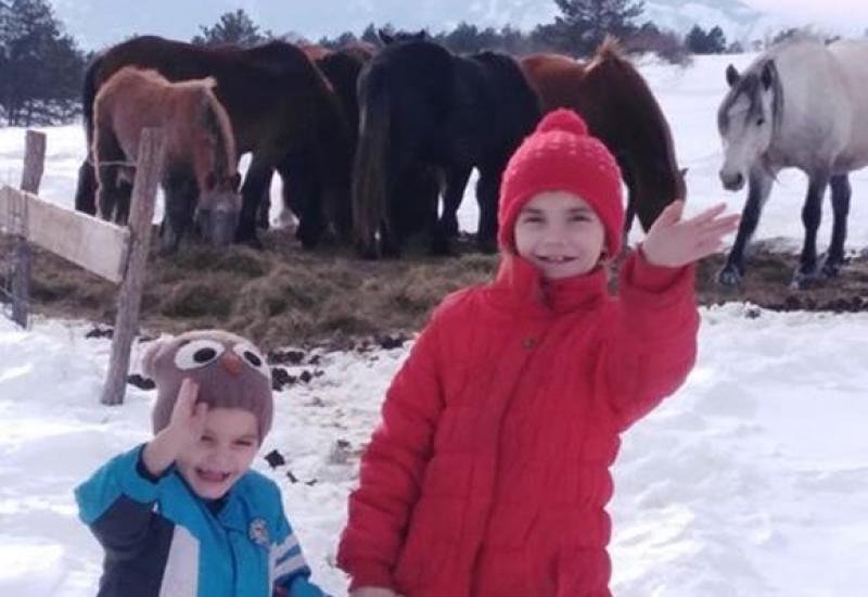  Četveročlana obitelj u odsječena od svijeta - Livno: Četveročlana obitelj odsječena od svijeta
