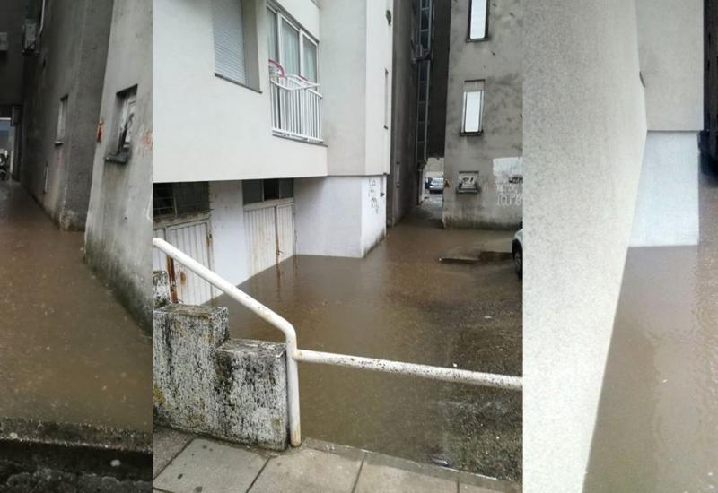 Mostar: Voda ulazi u automobile, stanari strahuju da će poplivati stanovi