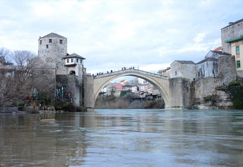 Kišne padaline u Mostaru izazvale poplave i napravile štetu