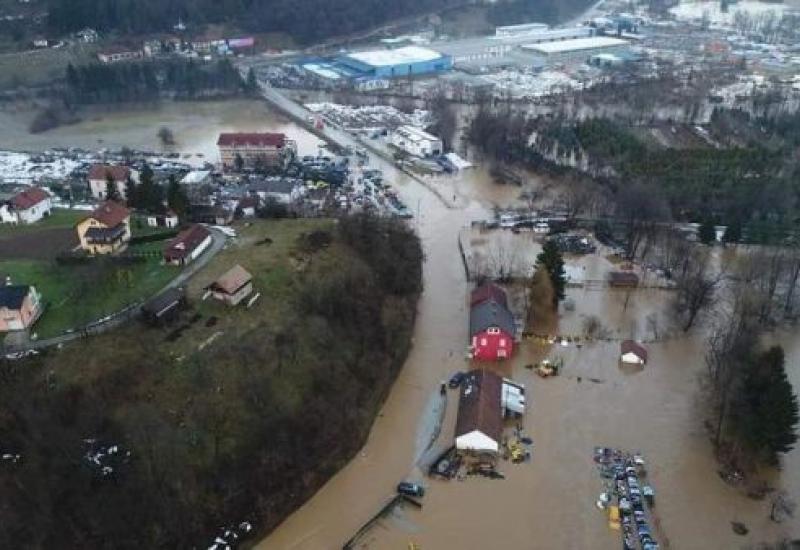  - Pogled iz zraka na potopljenu Busovaču