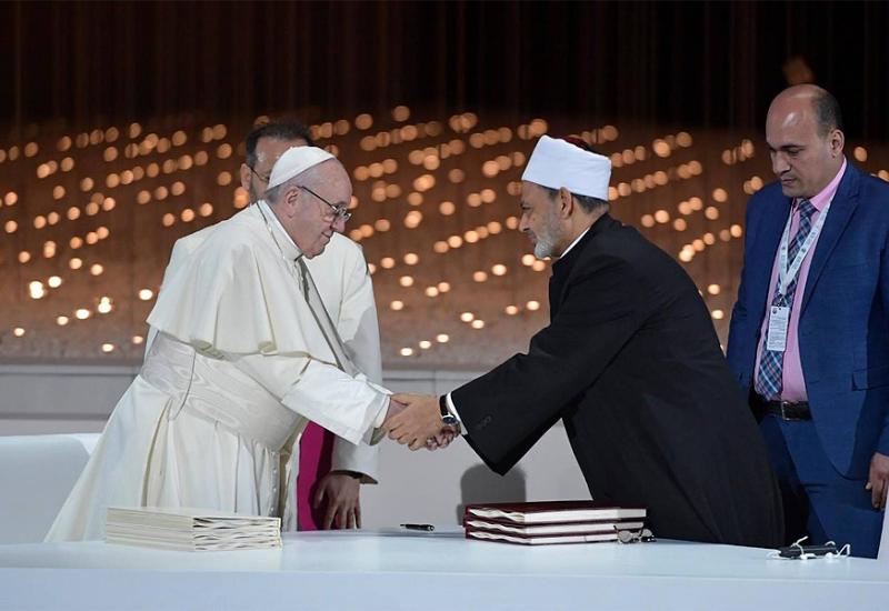 Papa Franjo i imam Sveučilišta Al-Azhar potpisali povijesnu deklaraciju