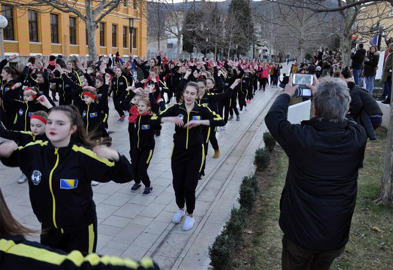 Mostarci plesom podržali borbu protiv nasilja nad ženama
