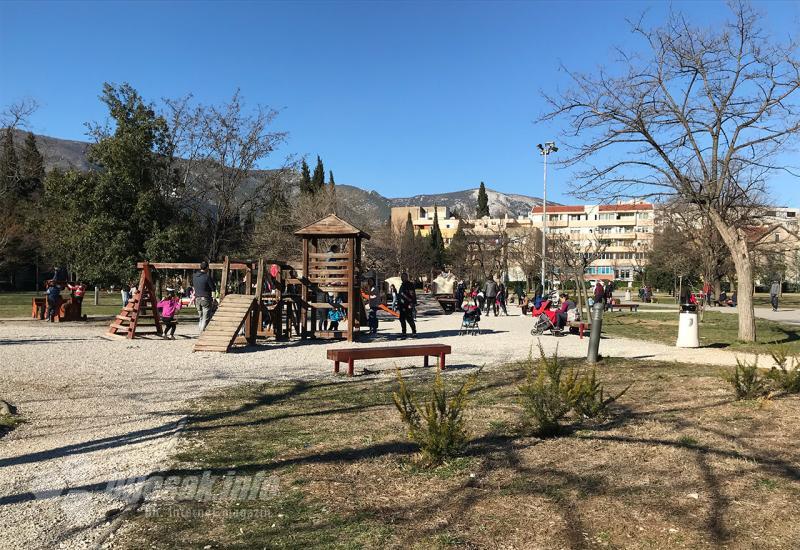 Sunčan dan u Mostar - Park čeka proračun