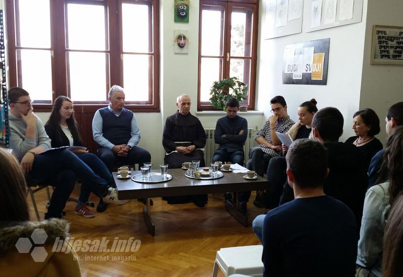 Široki Brijeg: Fra Vendelin Karačić bio gost četvrtog susreta ''Na kavi s književnikom''