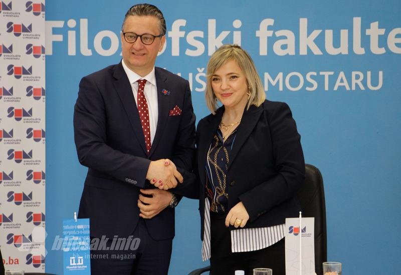 Potpisivanje sporazuma za obavljanje prakse između Filozofskog fakulteta i više institucija  - Mostarski studenti će praksu obavljati na visokoj razini