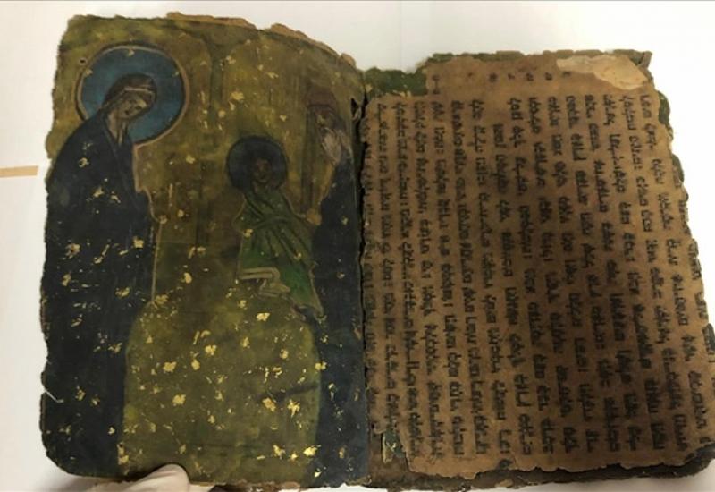 Spašena knjiga stara 800 godina 
