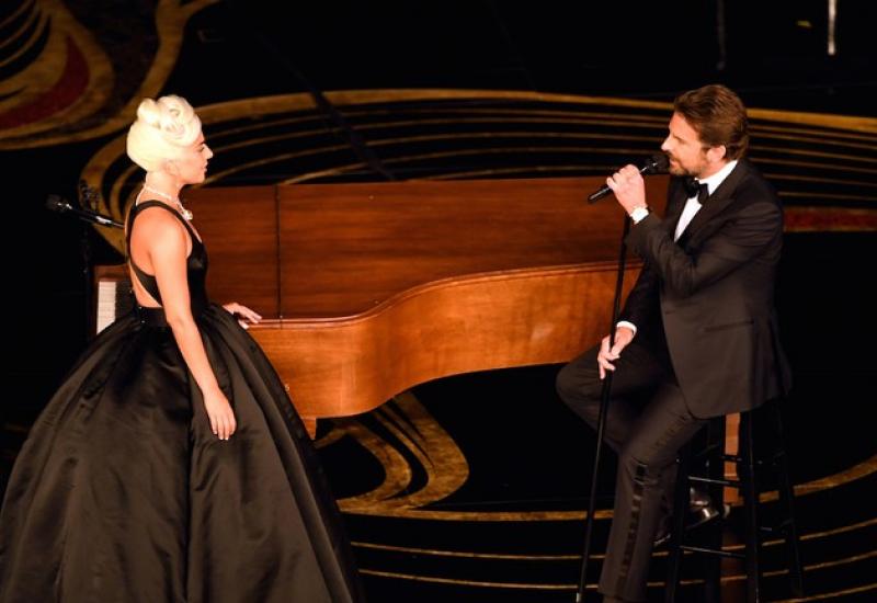 Lady Gaga i Bradley Cooper izvode pjesmu  - Bradley Cooper i Lady Gaga ponovo skupa
