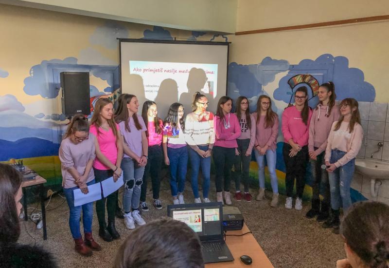 Obilježen Dan ružičastih majica - Učenici iz Tomislavgrada snimili video o vršnjačkom nasilju