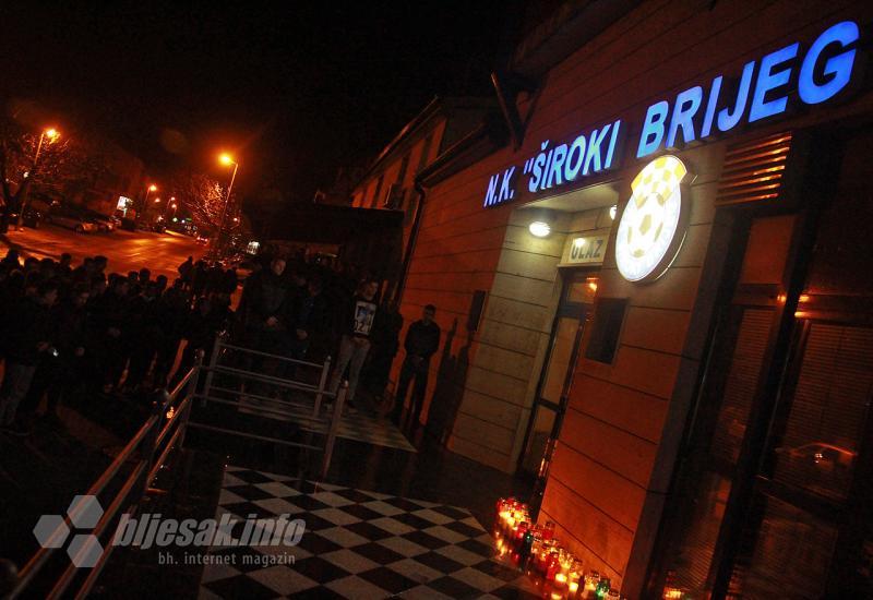 Suigrači i navijači na Pecari odali počast preminulom vrataru Krešimiru Bandiću