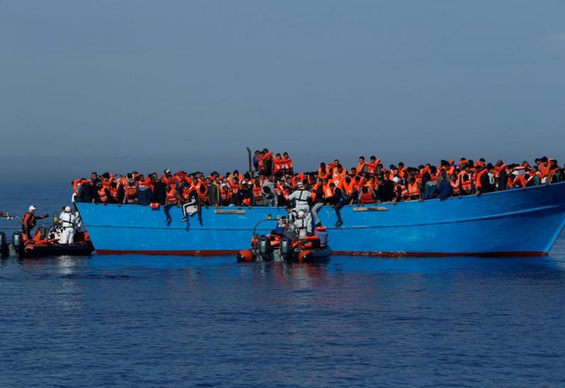 Migranti spašeni kod Lampeduze - pukao drveni brod