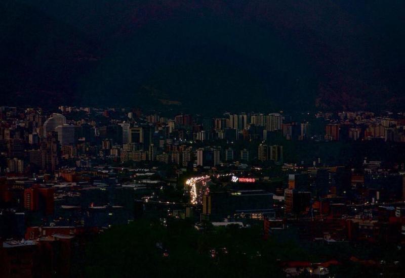Venezuela u mraku, Maduro i Guaido pozvali na prosvjede