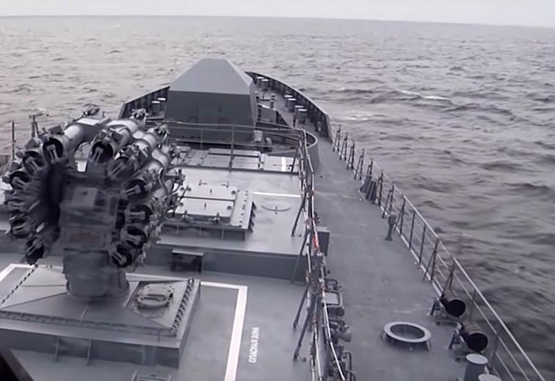 Ruska fregata naoružana tajnim halucinogenim oružjem prošla pored engleske obale