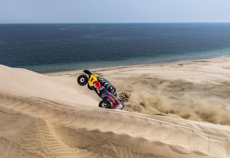 Prvak Dakar relija provozao Jorgea Lorenza katarskom pustinjom - Prvak Dakar relija provozao Jorgea Lorenza katarskom pustinjom