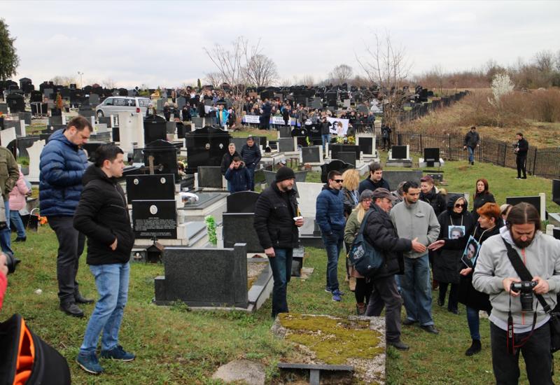 'Mrtvi ovdje nemaju mira': Obavljena ekshumacija posmrtnih ostataka Davida Dragičevića