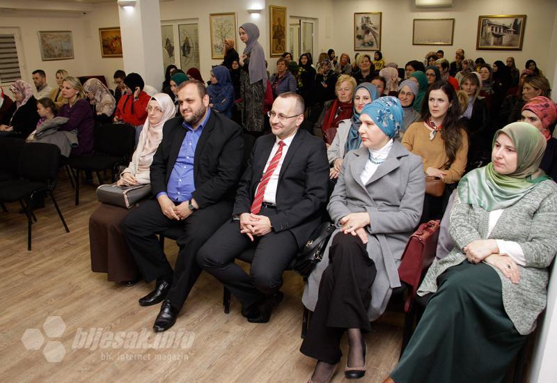 U Mostaru održana tribina o očuvanju obitelji u suvremenim društvenim kretanjima