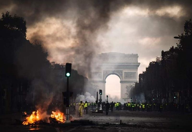 Sukob prsluka i policije u Parizu