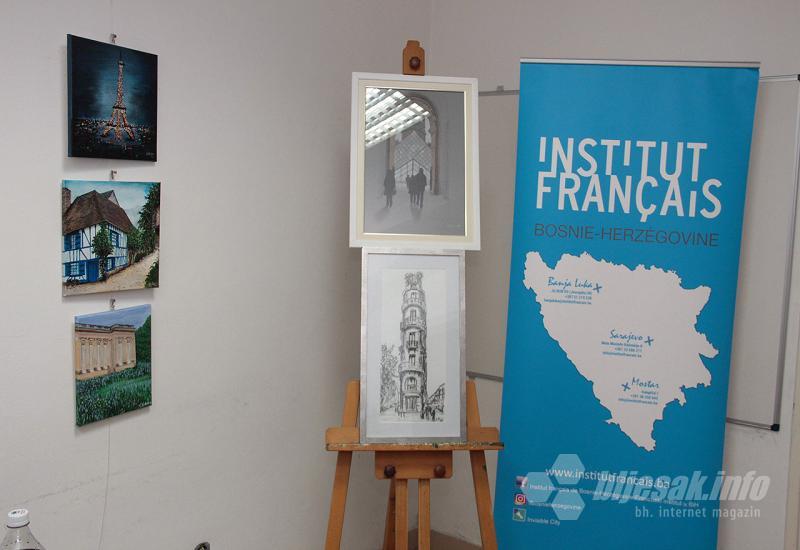 Razglednice iz Pariza izložene u Mostaru
