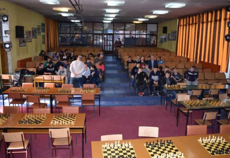Šahovsko  prvenstvo učenika osnovnih škola - U Travniku održano šahovsko prvenstvo učenika osnovnih škola