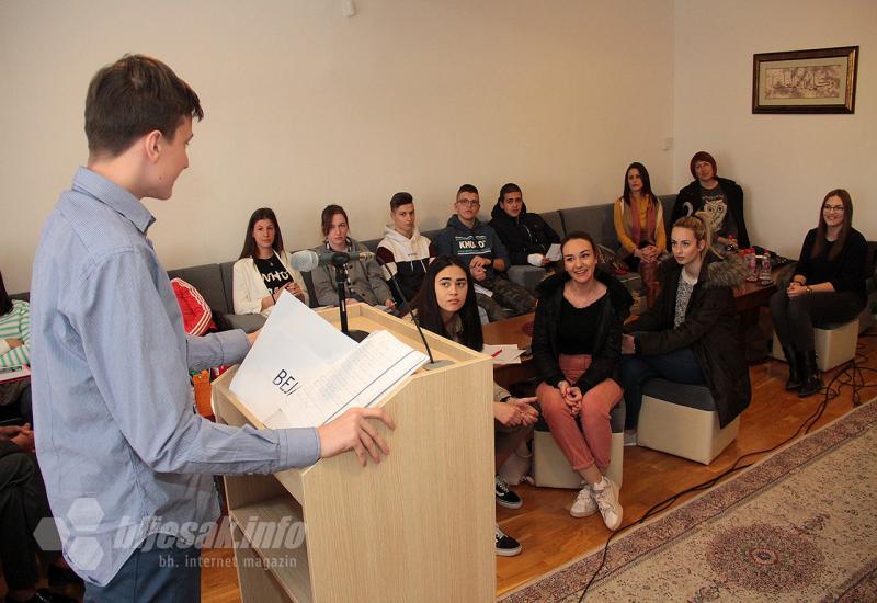 Mostarski srednjoškolci debatirali o svojim perspektivama