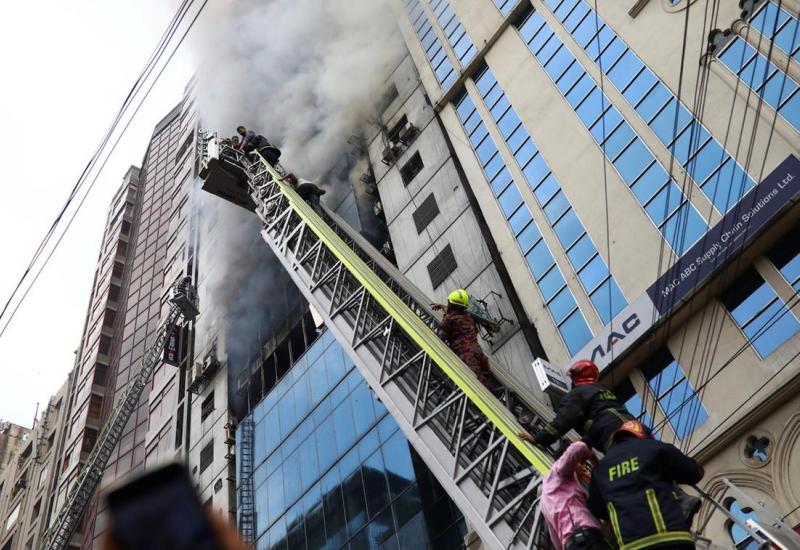 U požaru nebodera najmanje petero poginulih 