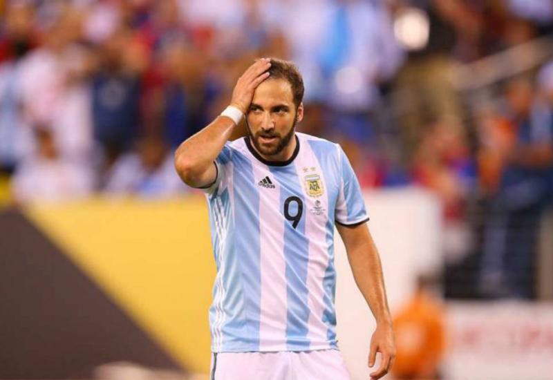Gonzalo Higuain - Od Argentinske reprezentacije oprostio se jedan od najboljih igrača