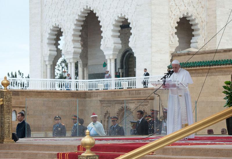 Papa u državi ''umjerenog islama'', posjet obilježio incident